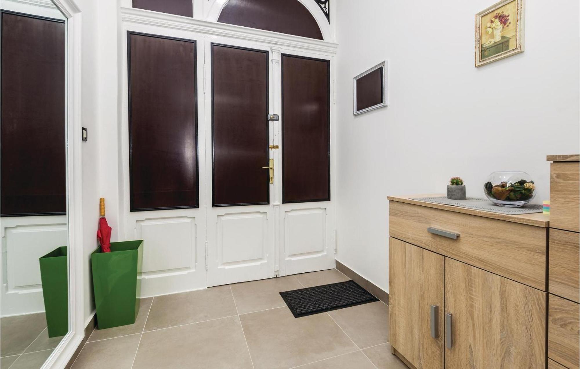 Amazing Apartment In Rijeka With Wifi Extérieur photo