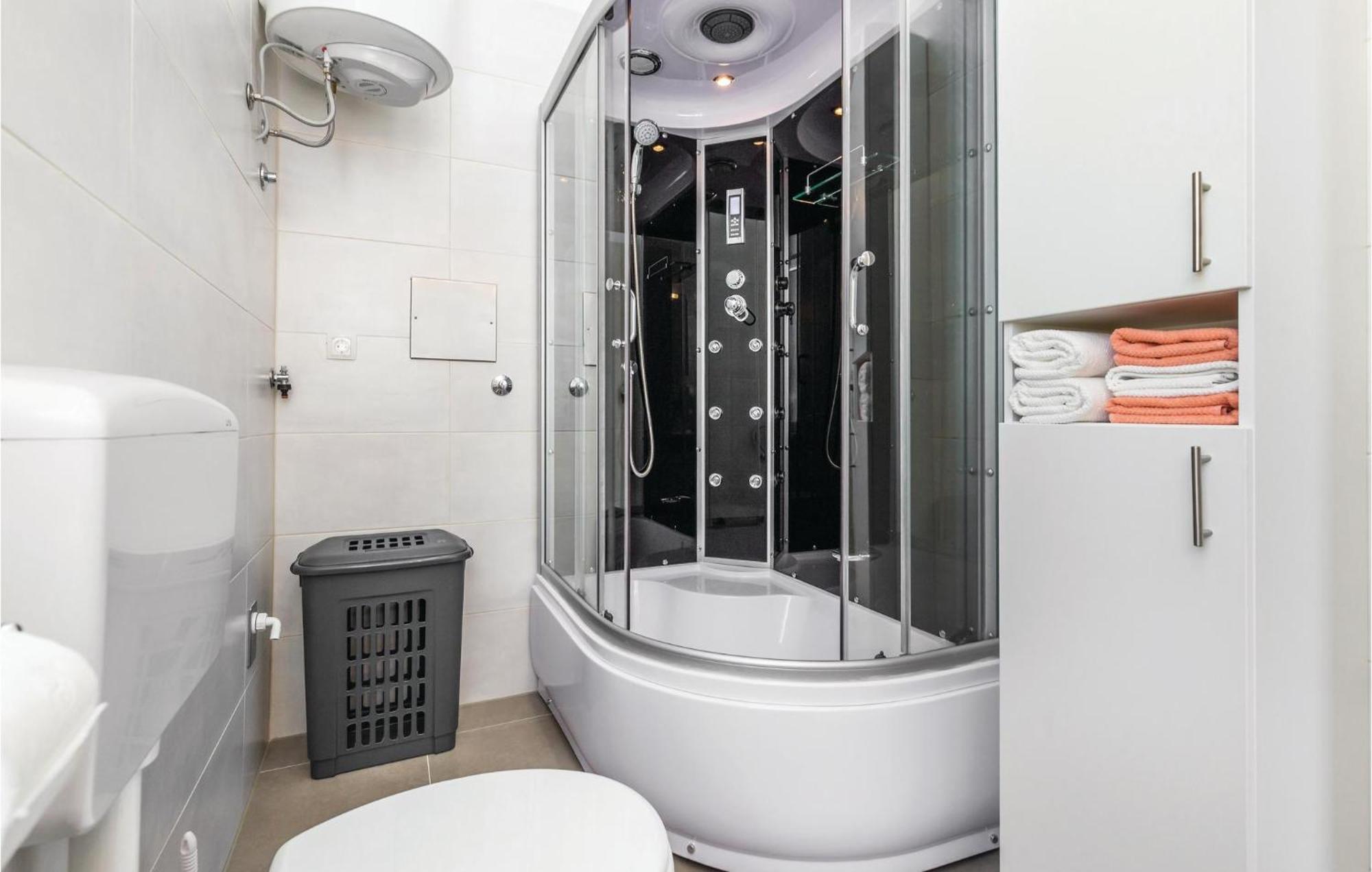 Amazing Apartment In Rijeka With Wifi Extérieur photo