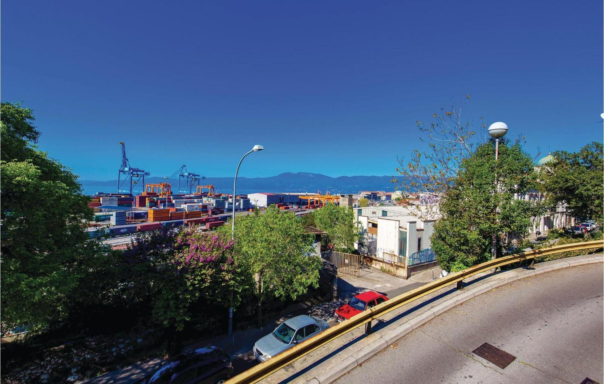 Amazing Apartment In Rijeka With Wifi Extérieur photo