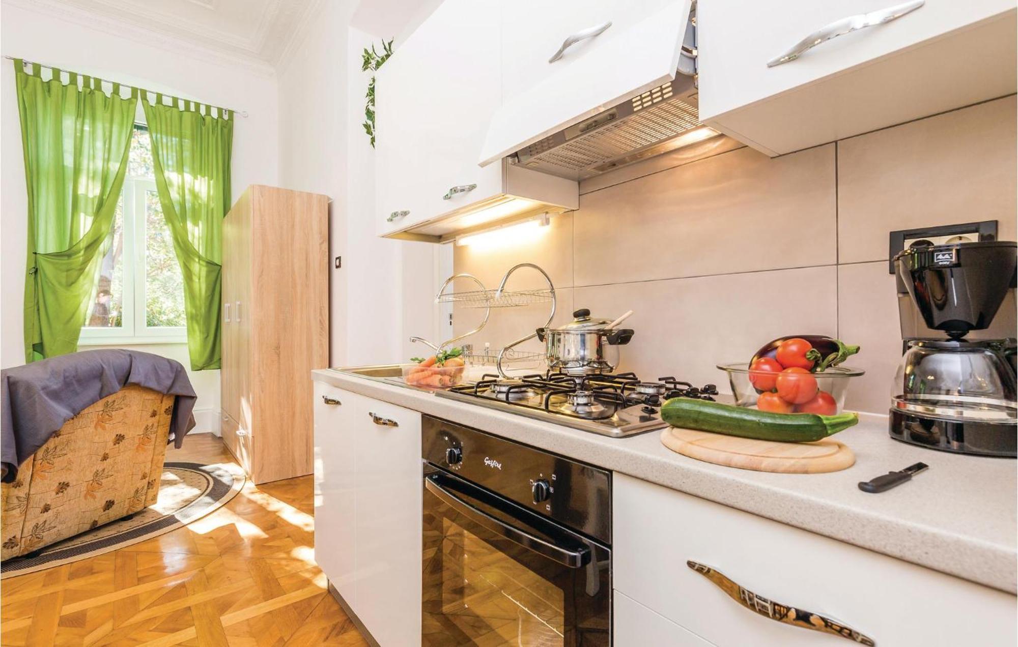 Amazing Apartment In Rijeka With Wifi Extérieur photo