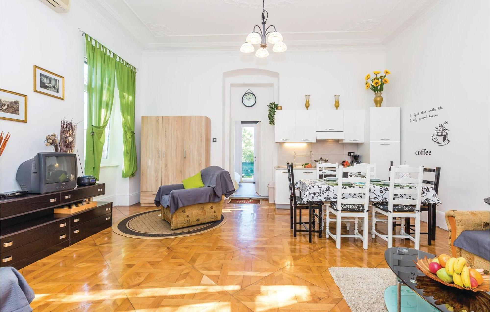 Amazing Apartment In Rijeka With Wifi Extérieur photo