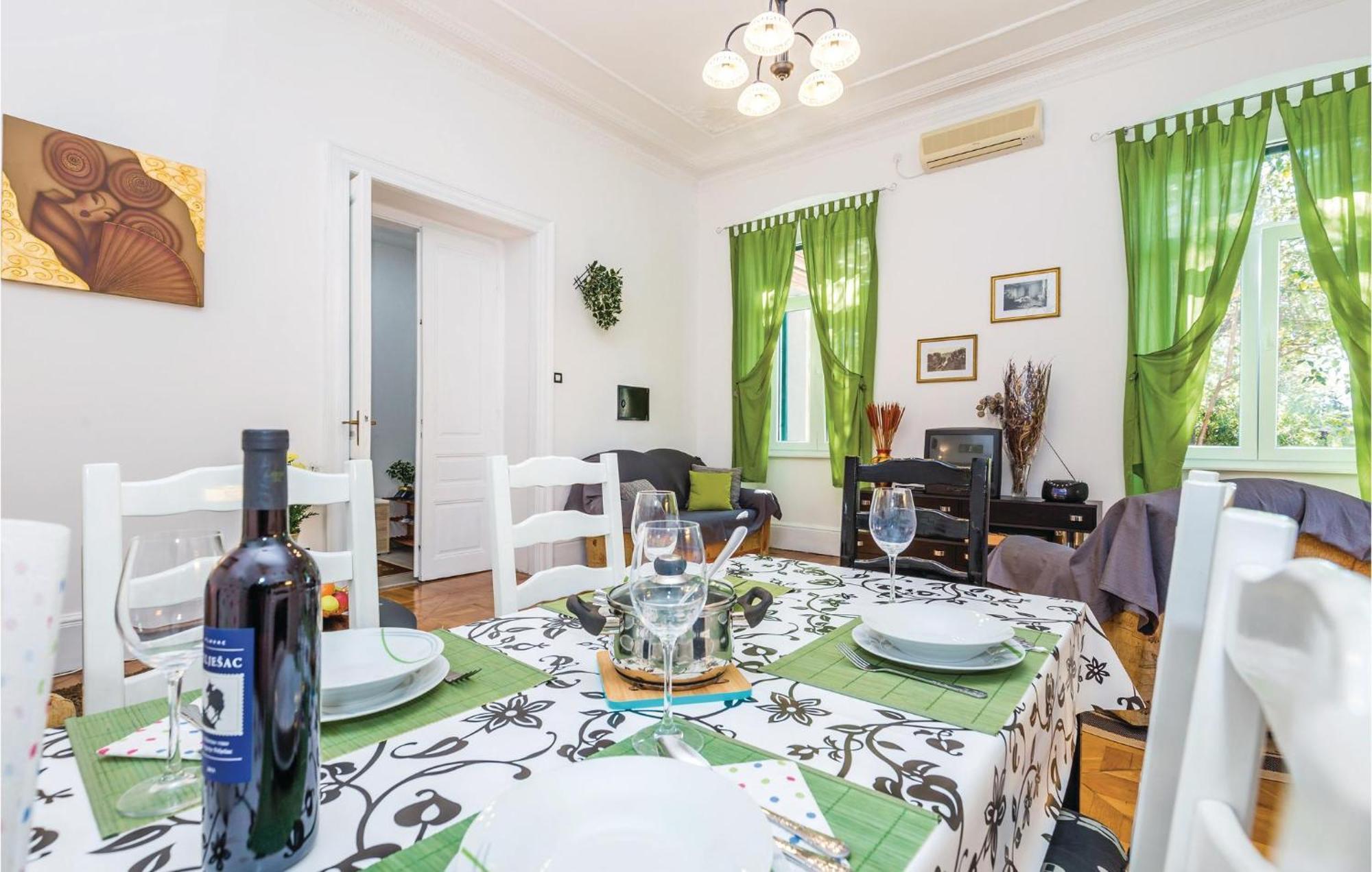 Amazing Apartment In Rijeka With Wifi Extérieur photo
